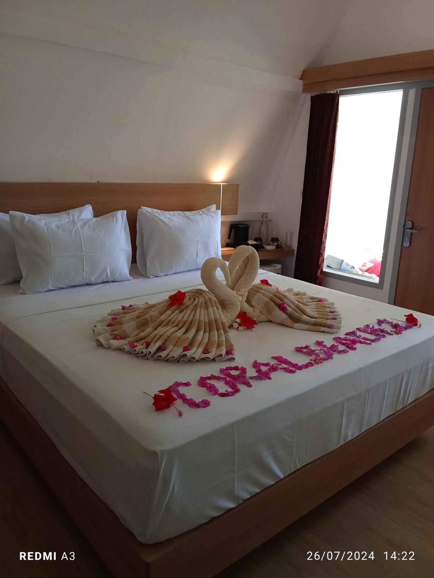 Coral Beach 2 Bungalow Gili Trawangan Exterior foto